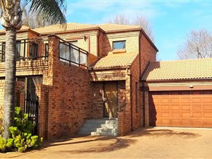 3 Bed Townhouse in Centurion Golf Estate