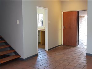 3 Bed Apartment in Lynnwood Manor