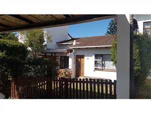 3 Bed Townhouse in Beacon Bay