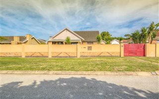 3 Bedroom House in Charlo