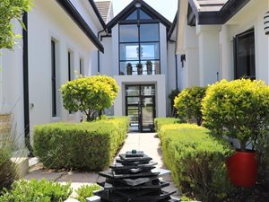 6 Bed House in Kingswood Golf Estate