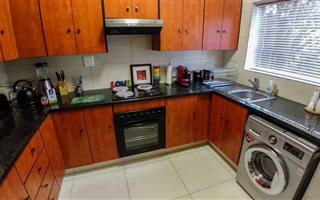 2 Bedroom Apartment in Woodmead