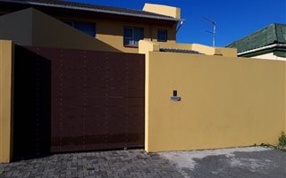 3 Bedroom Duplex in Quigney