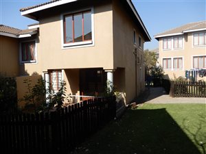 3 Bed Apartment in Paulshof