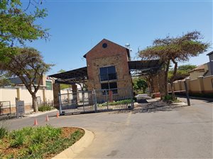 2 Bed Townhouse in Tijger Valley and surrounds
