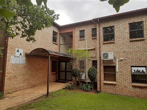 348 m² Commercial space in North Riding