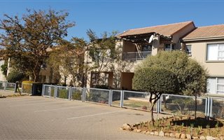 2 Bedroom Apartment in Leeuwenhof Estate