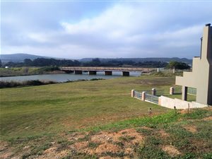 358 m² Land available in Hartenbos Heuwels