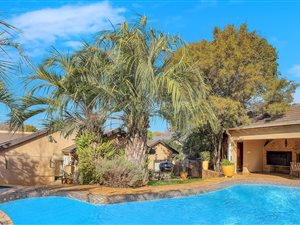 4 Bed House in Craighall Park