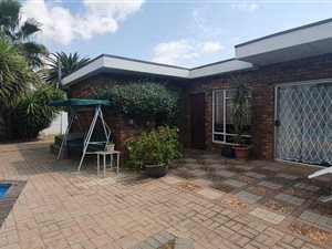 4 Bed House in Flamwood