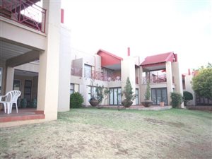 3 Bed Apartment in Vaalpark