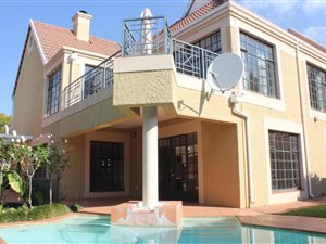 4 Bed House in Waterkloof