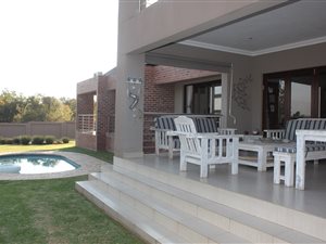 3 Bed House in Pebble Rock