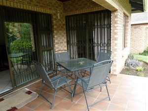 3 Bedroom House in Manors