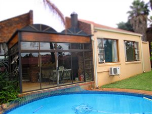 4 Bed House in Val de Grace