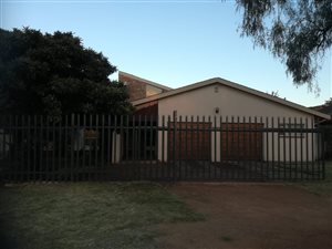 4 Bed House in Eastdene