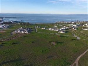 350 m² Land available in St Helena Views