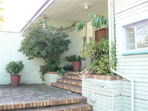 7 Bed House in Linksview