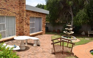 3 Bedroom House in Country View