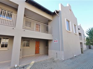 2 Bed Apartment in Waterval East