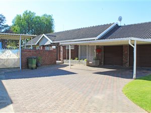 3 Bed House in Brackendowns