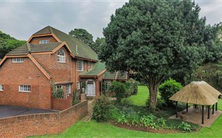 5 Bedroom House in Oak Park