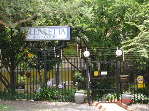3 Bed Apartment in Lynnwood Glen