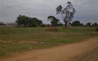4.3 ha Land available in Bloemspruit