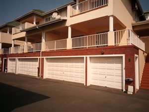 3 Bed Duplex in Mt Edgecombe