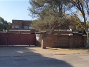 3 Bed Duplex in Crystal Park