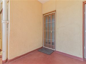 2 Bed Apartment in Harfield Village