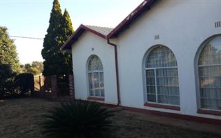 6 Bedroom House in Swartruggens