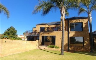 4 Bedroom House in Centurion Golf Estate