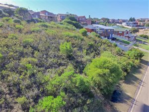 920 m² Land available in Dana Bay
