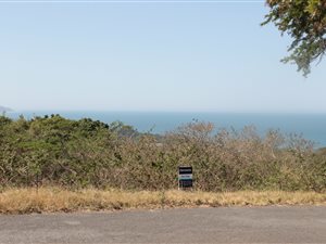 921 m² Land available in Cintsa