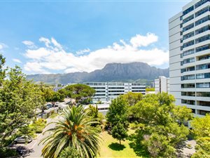 2 Bed Apartment in Claremont