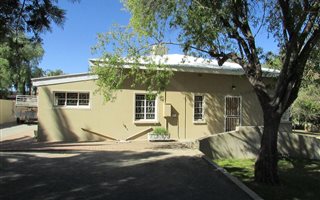 3 Bedroom House in Middelpos
