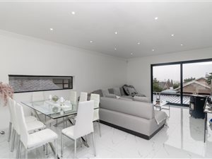 5 Bed House in Oostersee