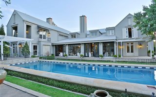 7 Bedroom House in Waterfall Equestrian Estate