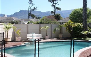 4 Bedroom House in Constantia