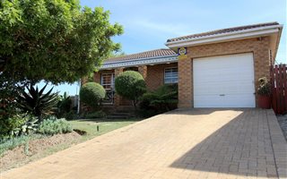 2 Bedroom House in Protea Heights