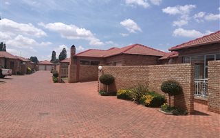 2 Bedroom Townhouse in Kanonkop