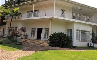 9 Bed, Bed and Breakfast in White River