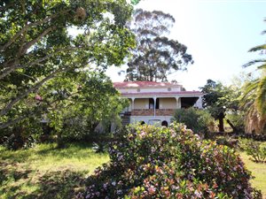 6 Bed House in Aurora