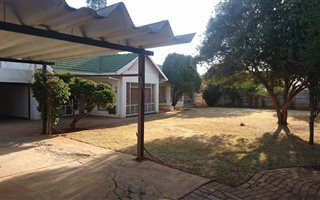 3 Bedroom House in Flamwood