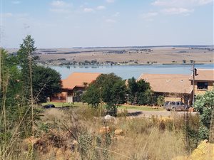 501 m² Land available in Bronkhorstbaai
