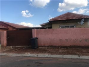 3 Bed House in Roodekop