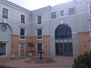 423 m² Commercial space in Illovo