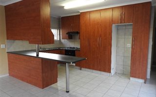 2 Bedroom Garden Cottage in Randpark Ridge