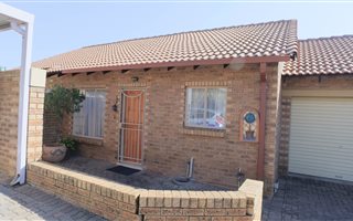 2 Bedroom Townhouse in Erasmus